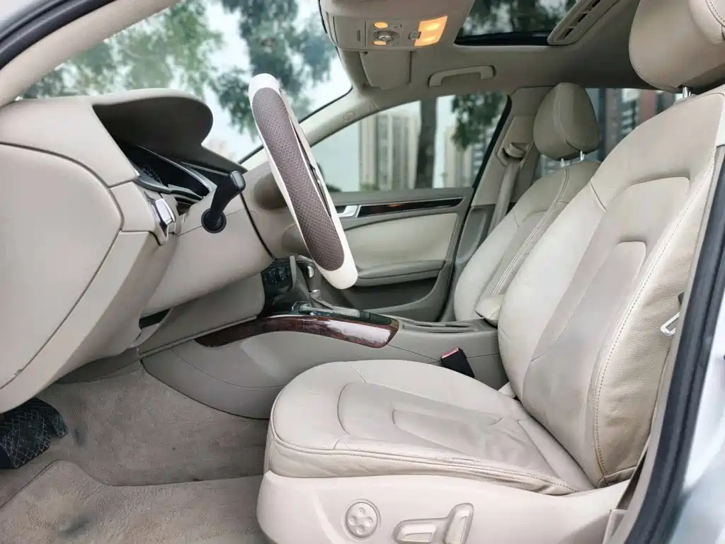 Audi A4L 2011