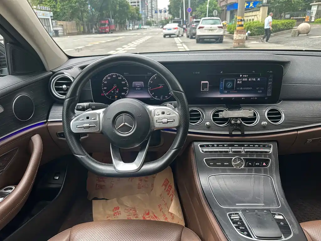 Mercedes-Benz E-Class 2019 — фото 24