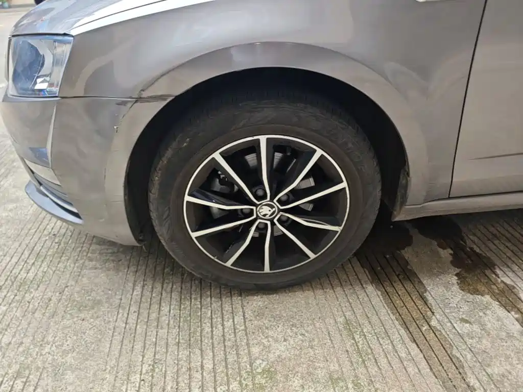 Skoda Octavia 2016 — фото 23