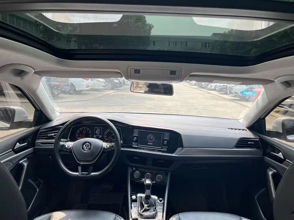 Volkswagen Sagitar 2020