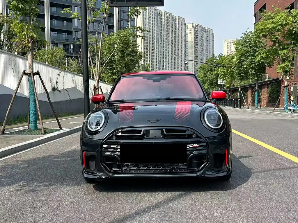 MINI JCW 2025 — фото 2