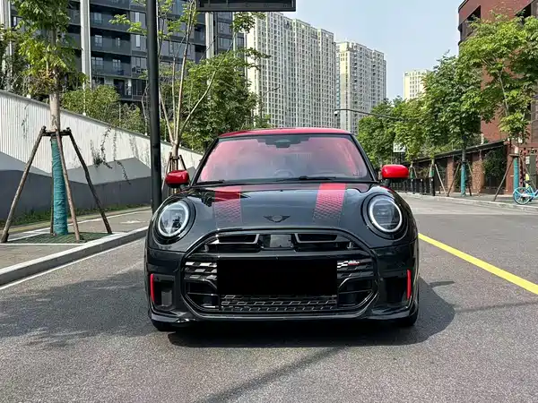 MINI JCW 2025