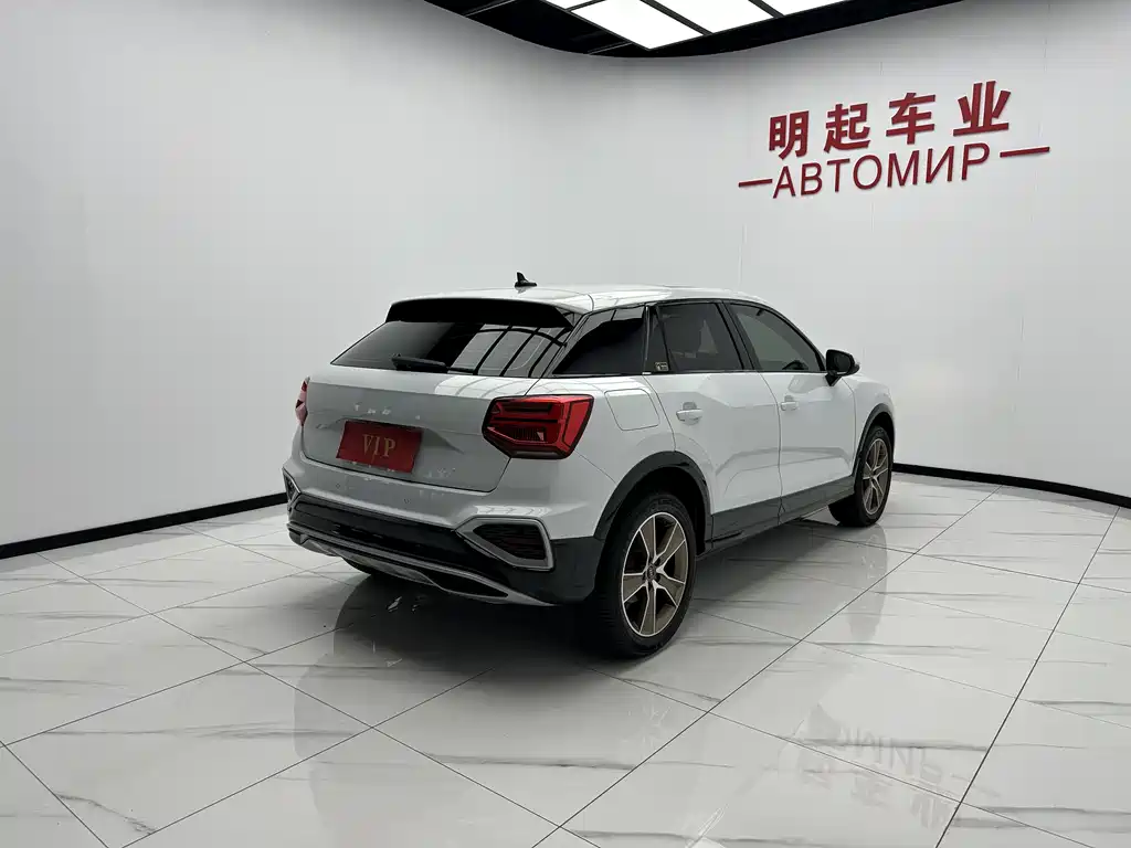 Audi Q2L 2023 — фото 9
