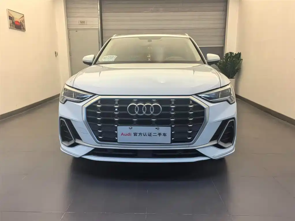 Audi Q3 2019 — фото 2
