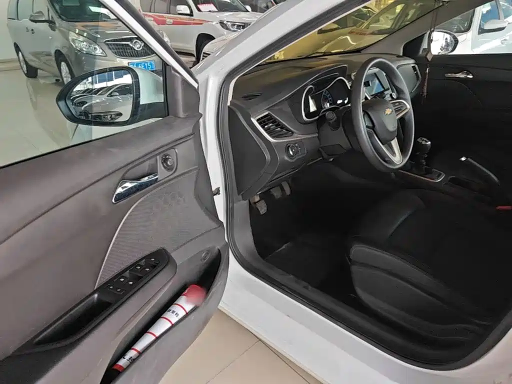 Chevrolet Cavalier 2019 — фото 16