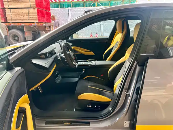 Xiaomi SU7 Ultra 2025