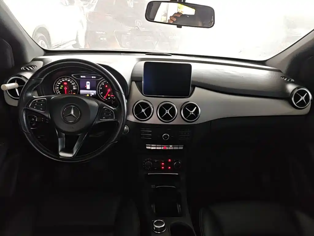 Mercedes-Benz B-Class 2018 — фото 10