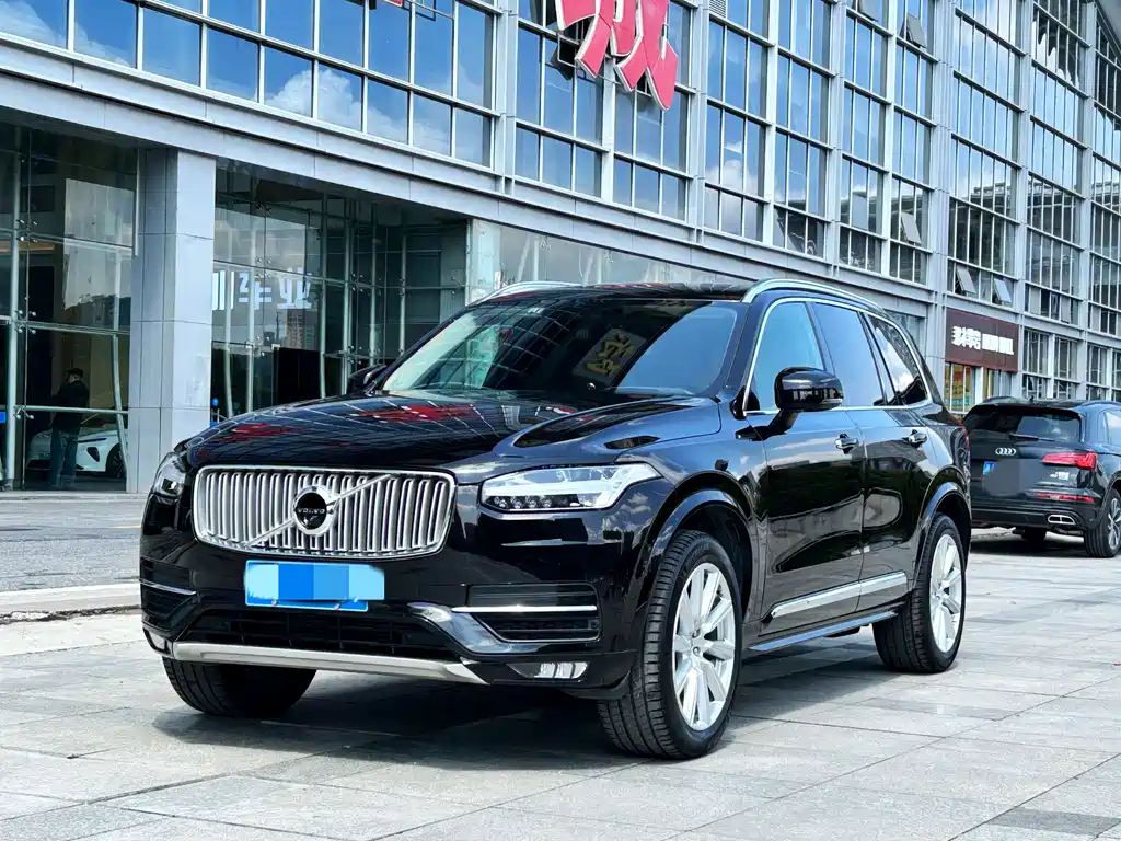Volvo XC90 2019 — фото 1