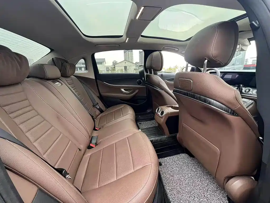 Mercedes-Benz E-Class 2020 — фото 12