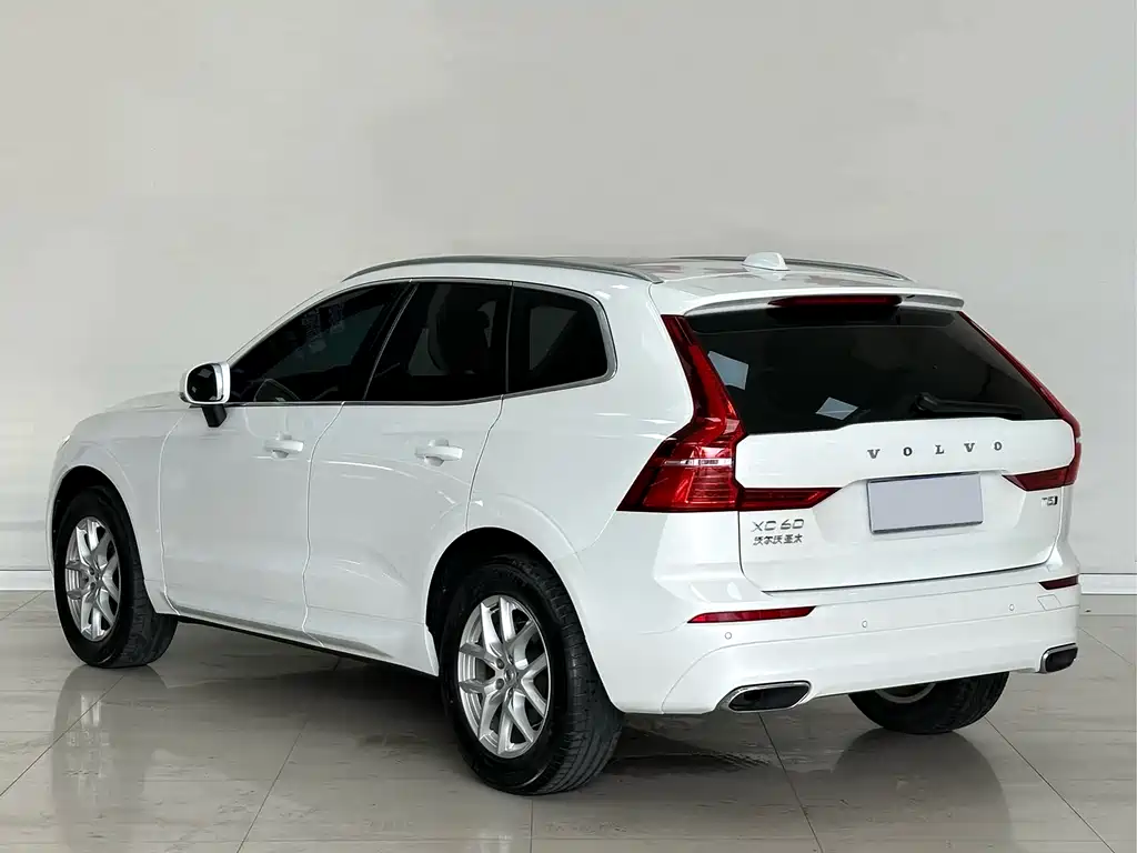 Volvo XC60 2019 — фото 5