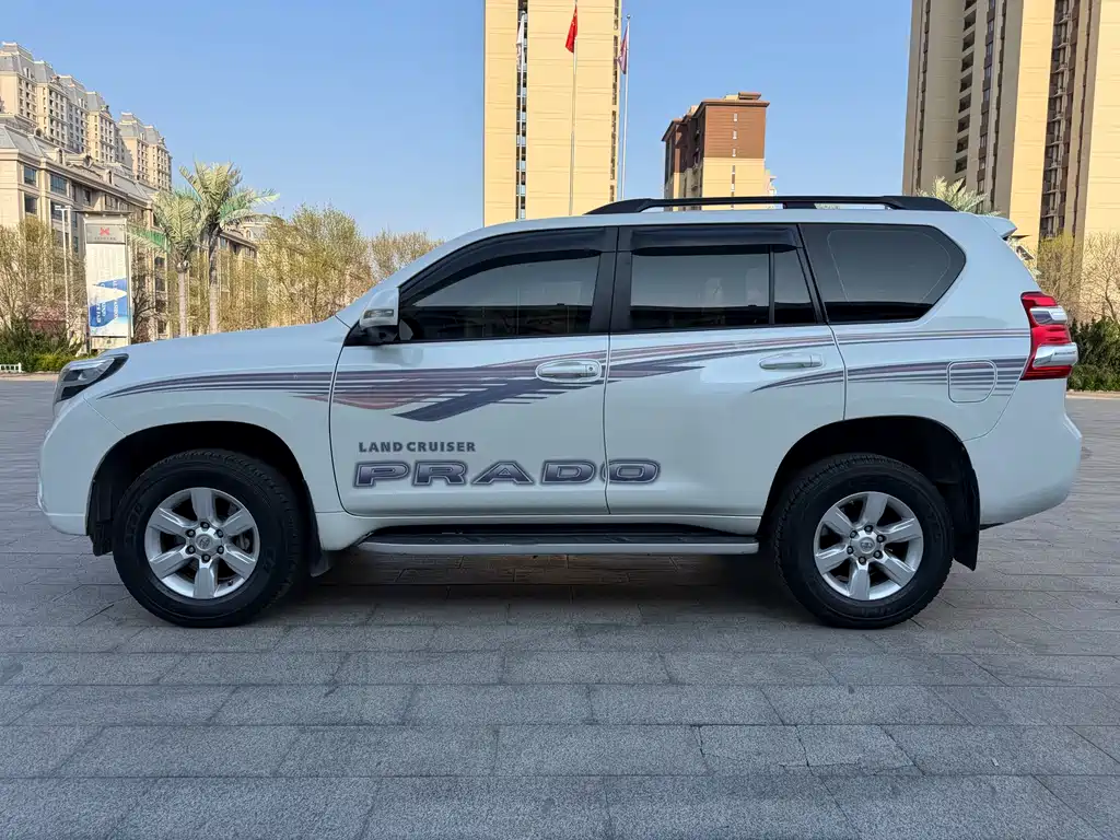 Toyota Prado 2016 — фото 3