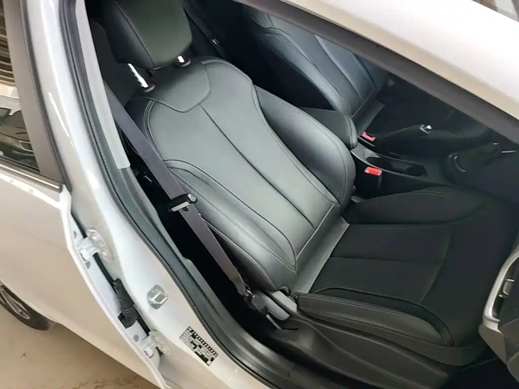 Buick Excelle 2021 — фото 25