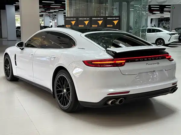 Porsche Panamera 2020