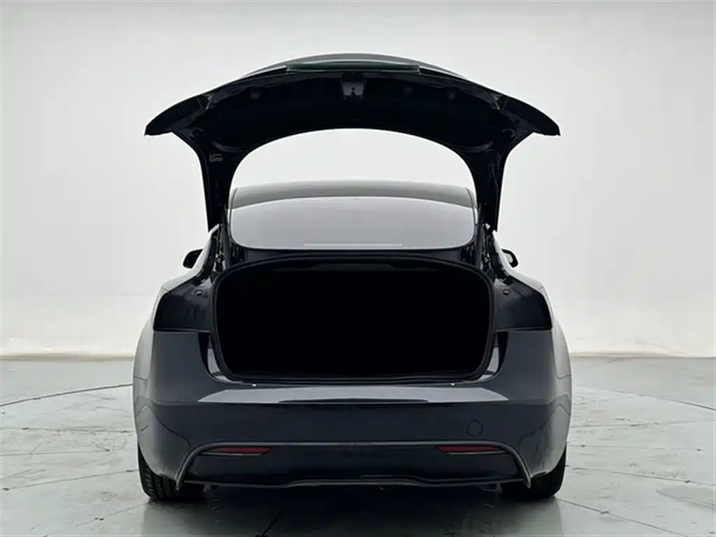Tesla Model 3 2025 — фото 12