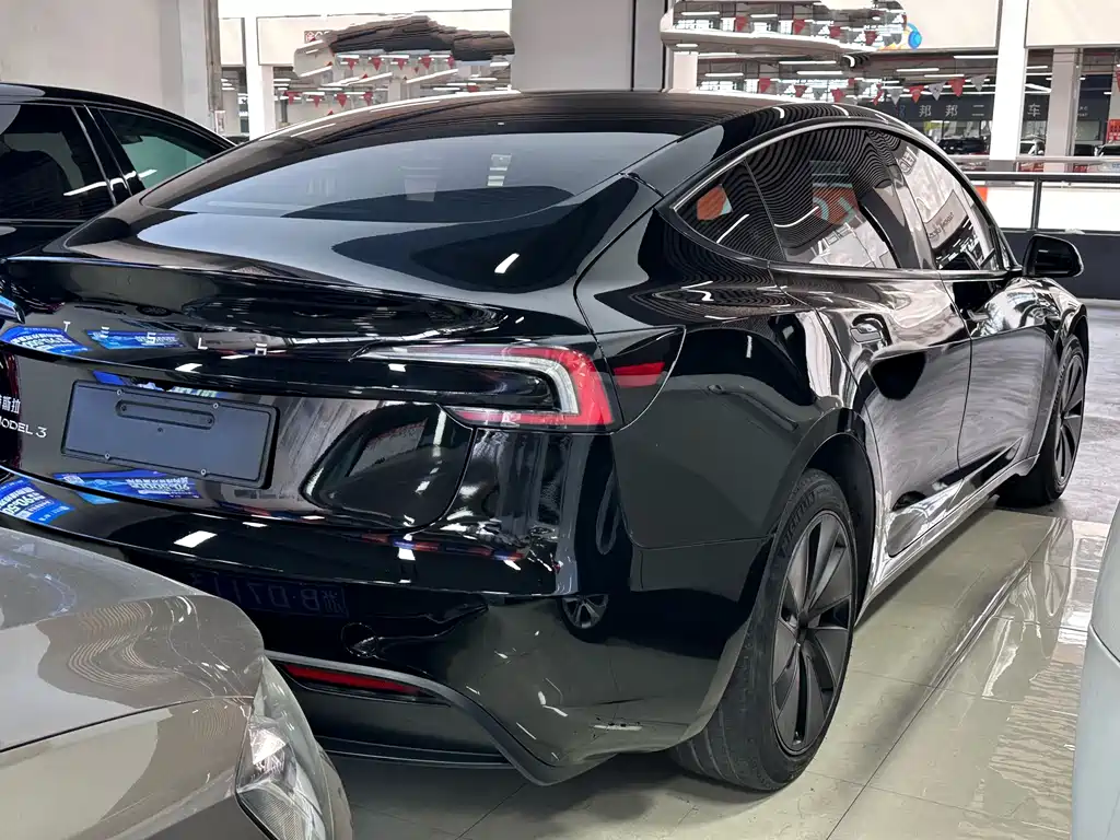 Tesla Model 3 2023 — фото 16