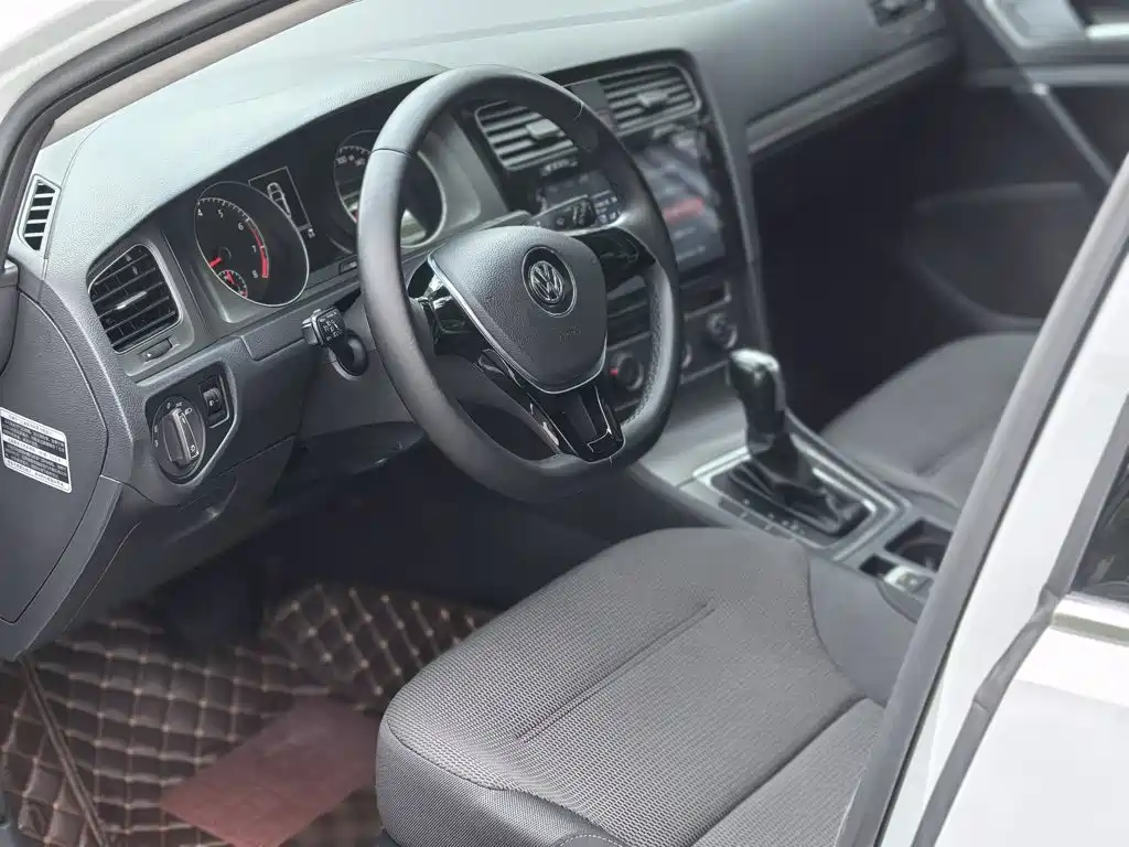 Volkswagen Golf 2017 — фото 13