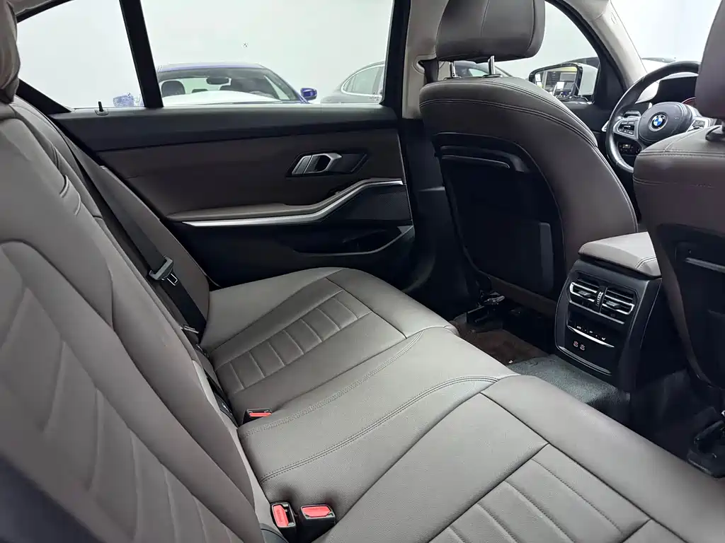 BMW 3 Series 2020 — фото 15