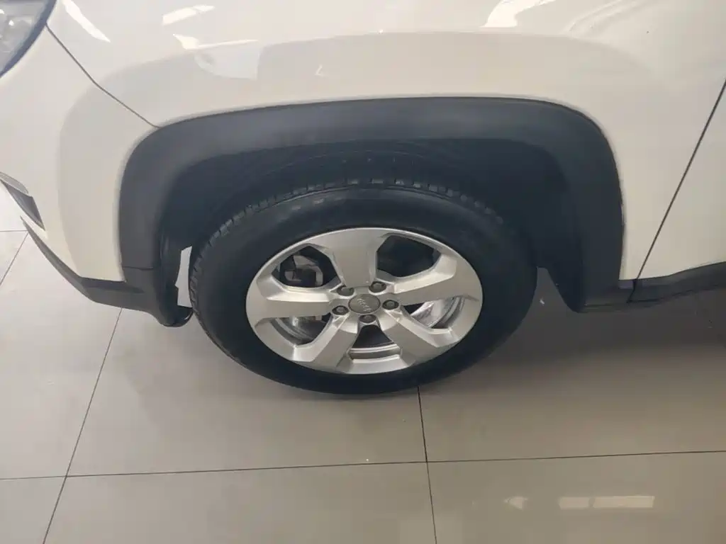 Jeep Compass 2019 — фото 23