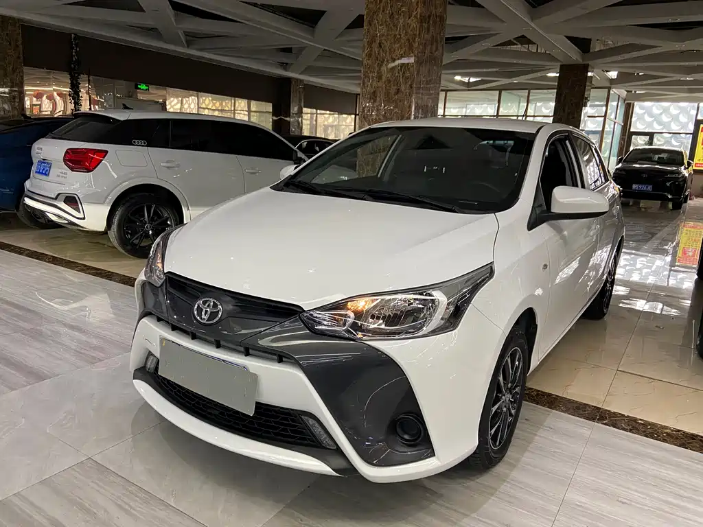 Toyota Yaris L 2023