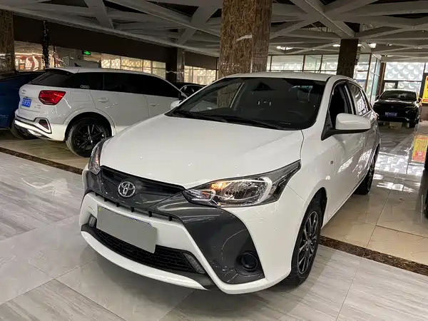 Toyota Yaris L 2023