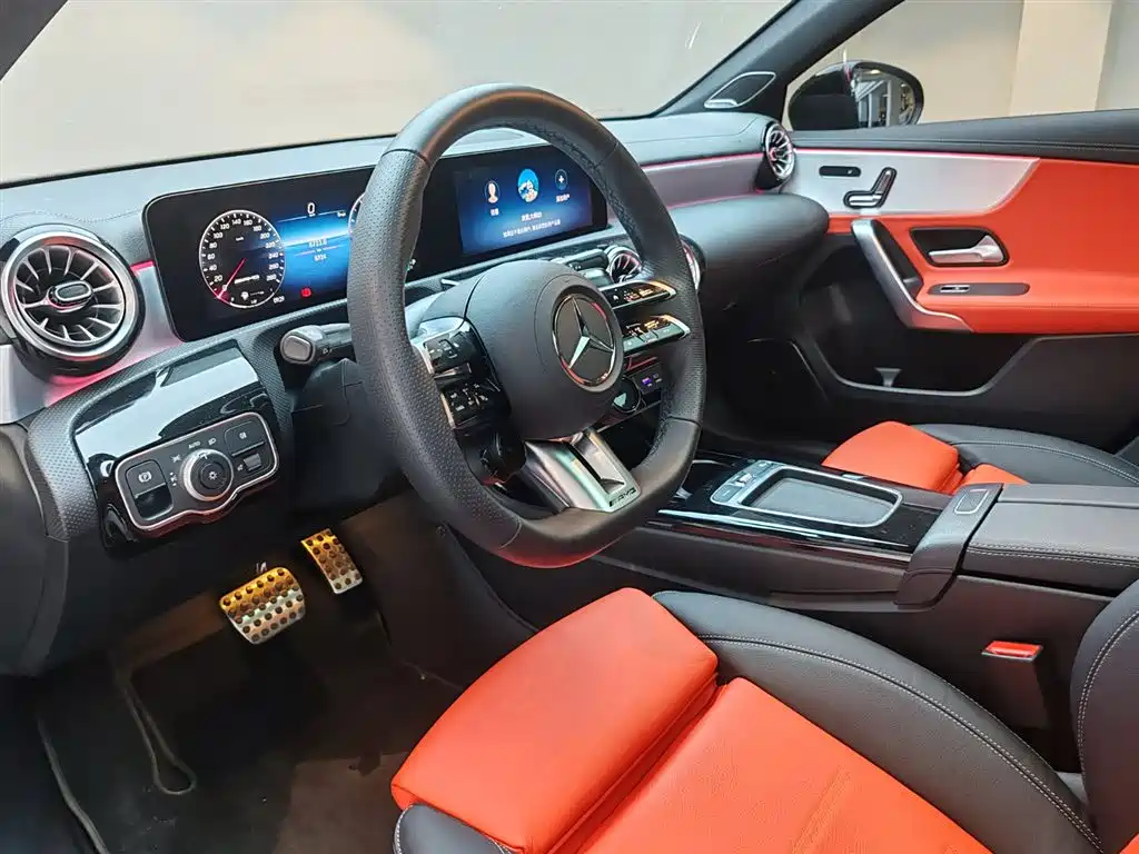 Mercedes-Benz A-Class AMG 2025 — фото 12