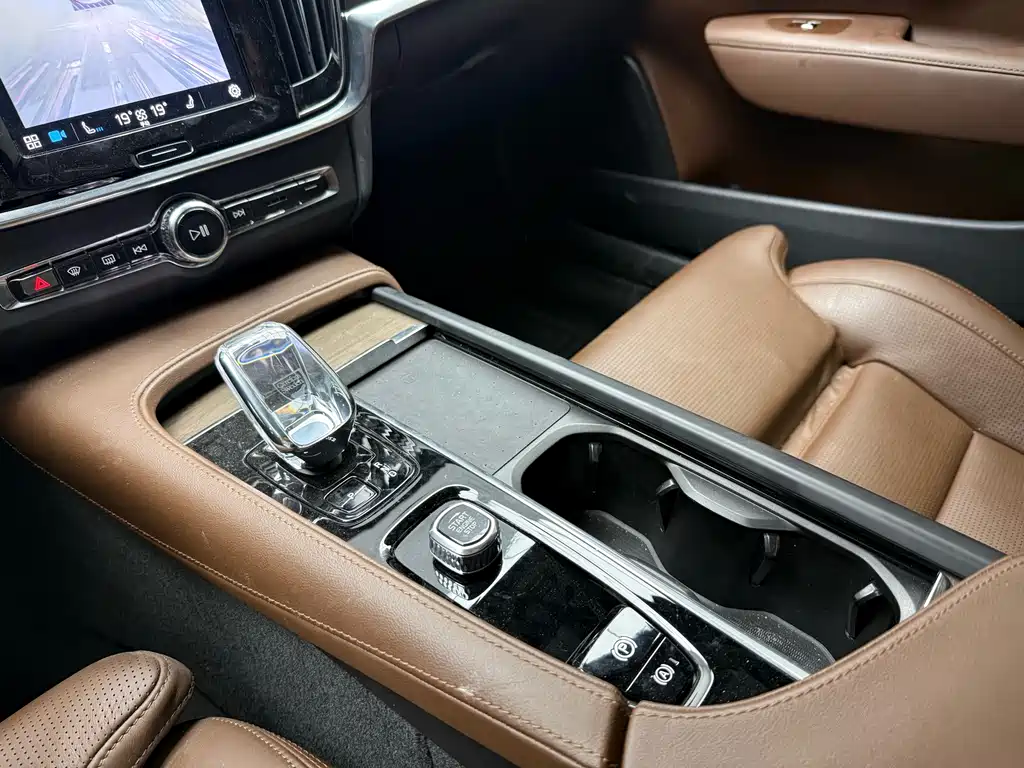 Volvo S90 2023 — фото 13