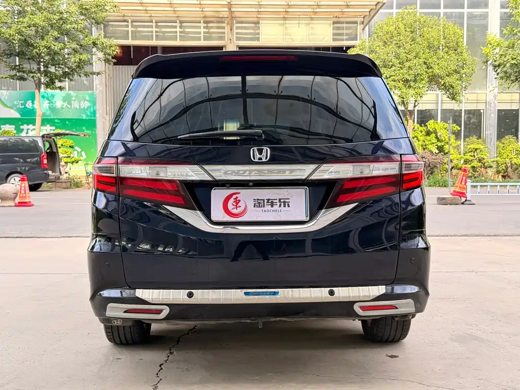Honda Odyssey 2015 — фото 22
