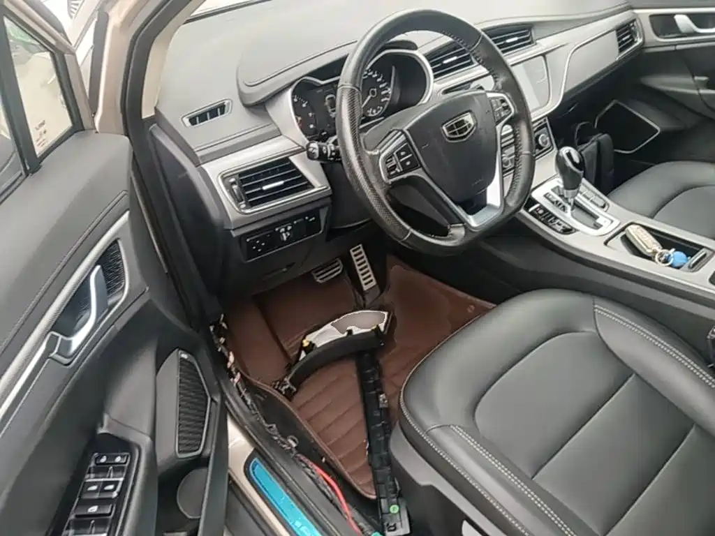 Geely Emgrand GS 2018 — фото 16