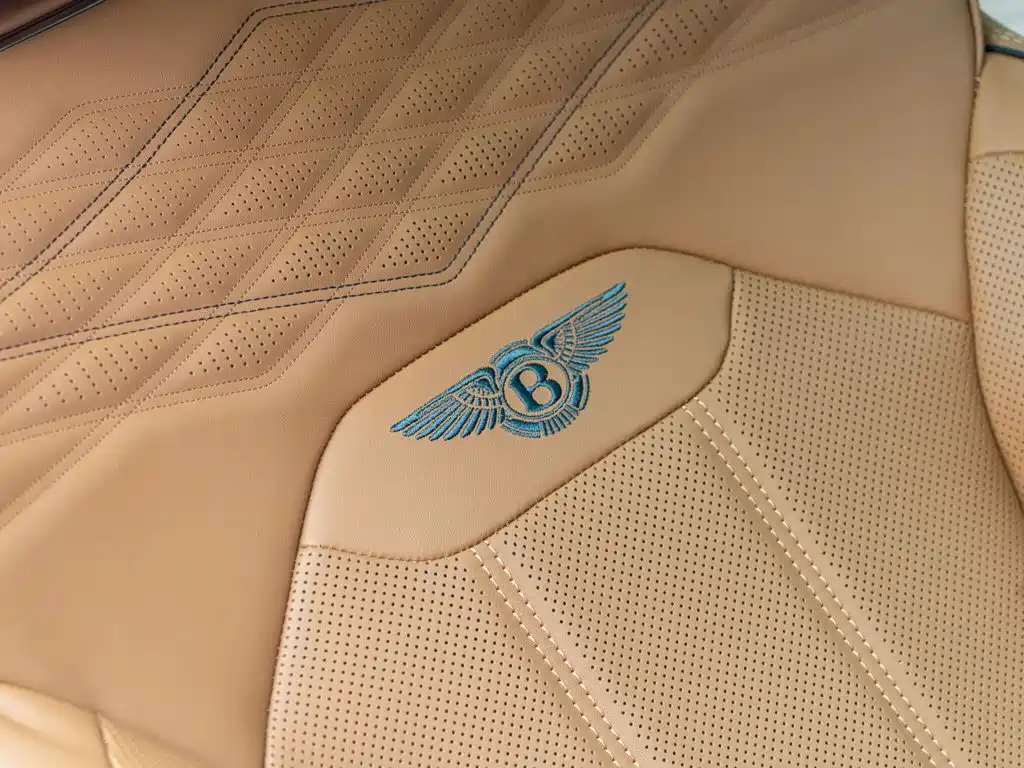 Bentley Bentayga 2026 — фото 15
