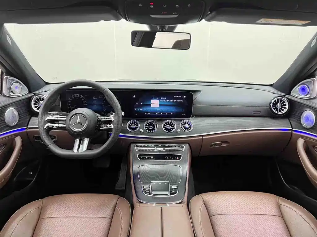 Mercedes-Benz E-Class 2023 — фото 18