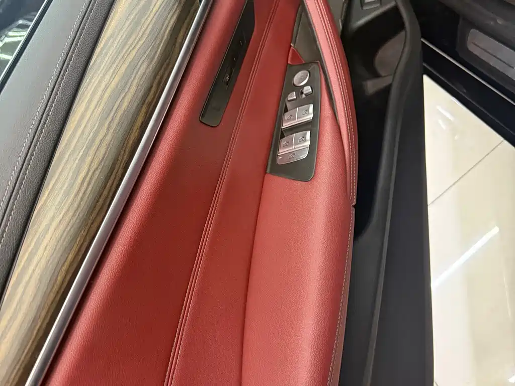 BMW 5 Series 2022 — фото 10