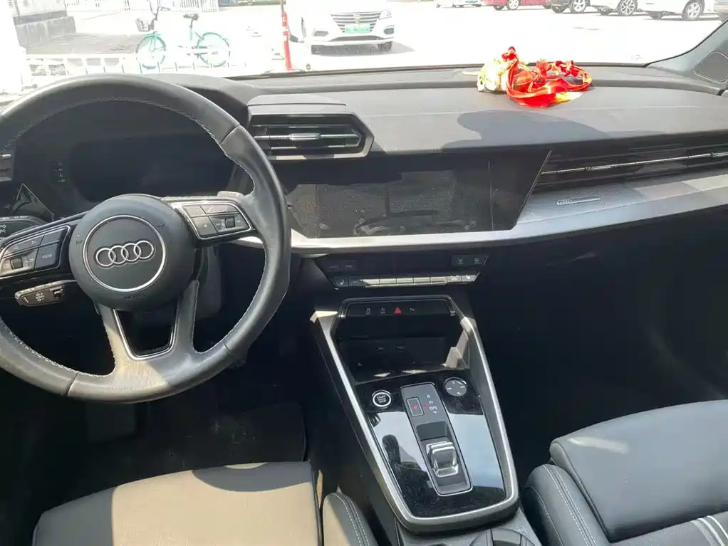 Audi A3 2023 — фото 2