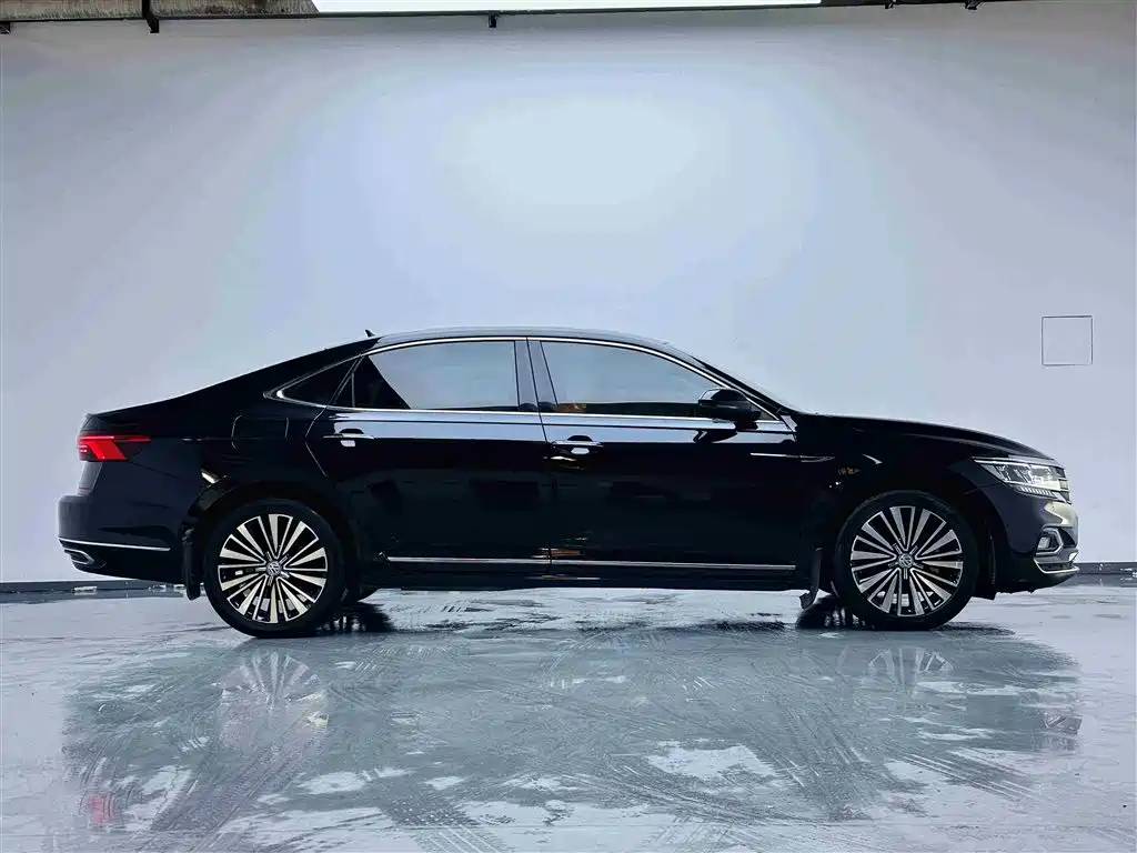 Volkswagen Passat 2019 — фото 13