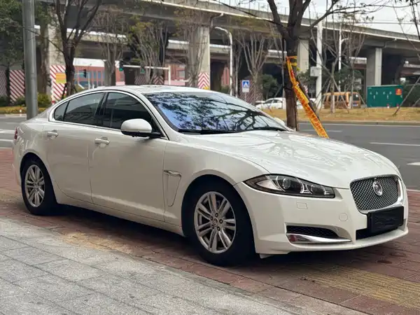 Jaguar XF 2014