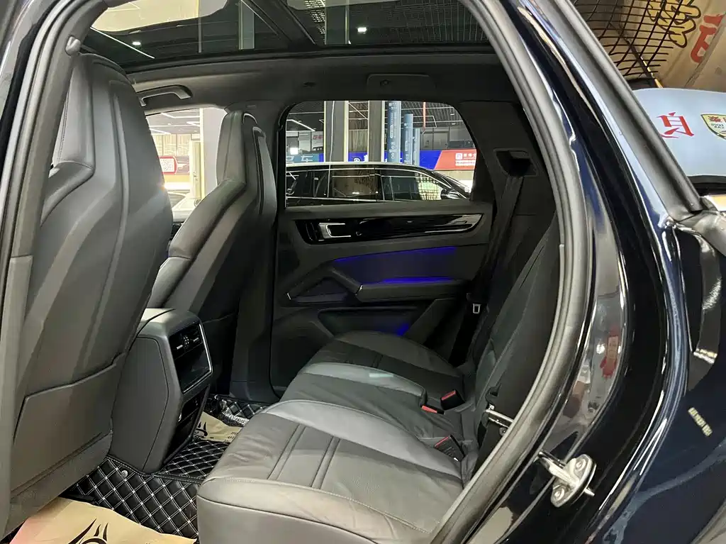 Porsche Cayenne 2018 — фото 14