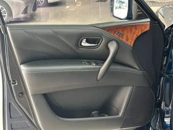 Infiniti QX80 2016
