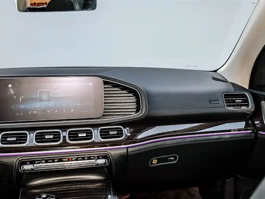 Mercedes-Benz GLS 2021 — фото 32
