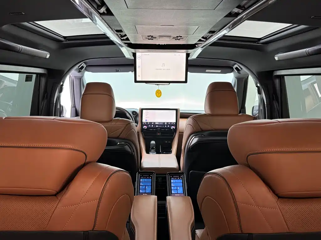 Toyota Vellfire 2024 — фото 10