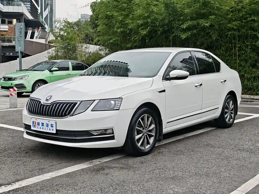 Skoda Octavia 2018 — фото 3