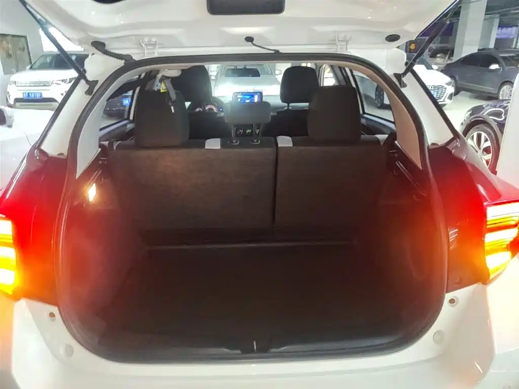 Toyota Yaris L 2020 — фото 19
