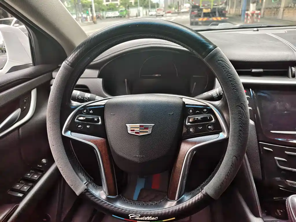 Cadillac XTS 2018 — фото 22