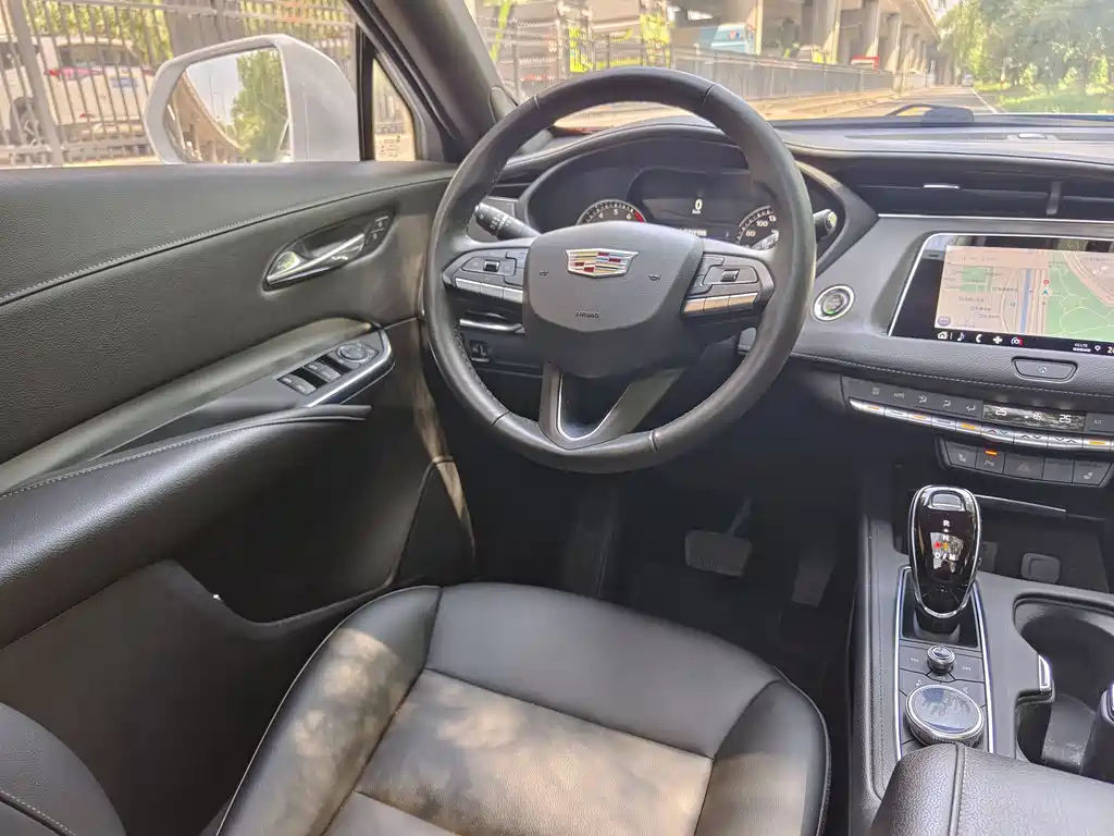 Cadillac XT4 2021 — фото 13