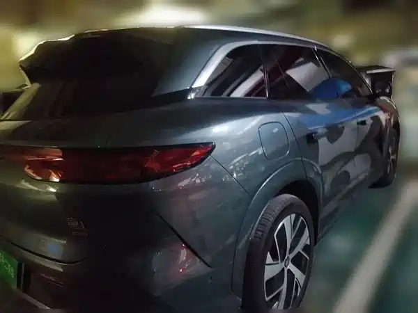 BYD Tang L 2025