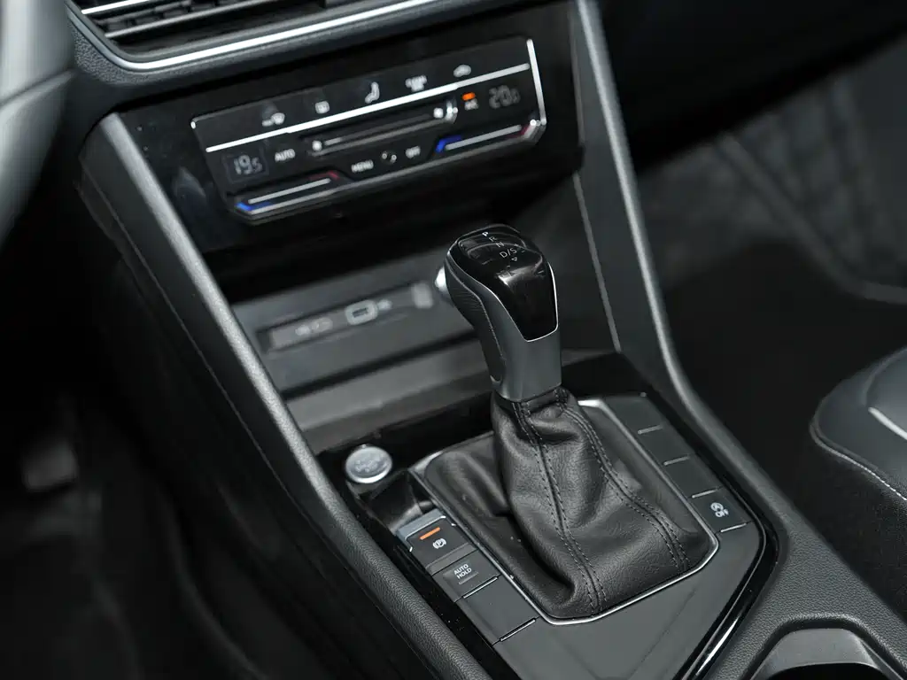 Volkswagen Tiguan L 2025 — фото 24