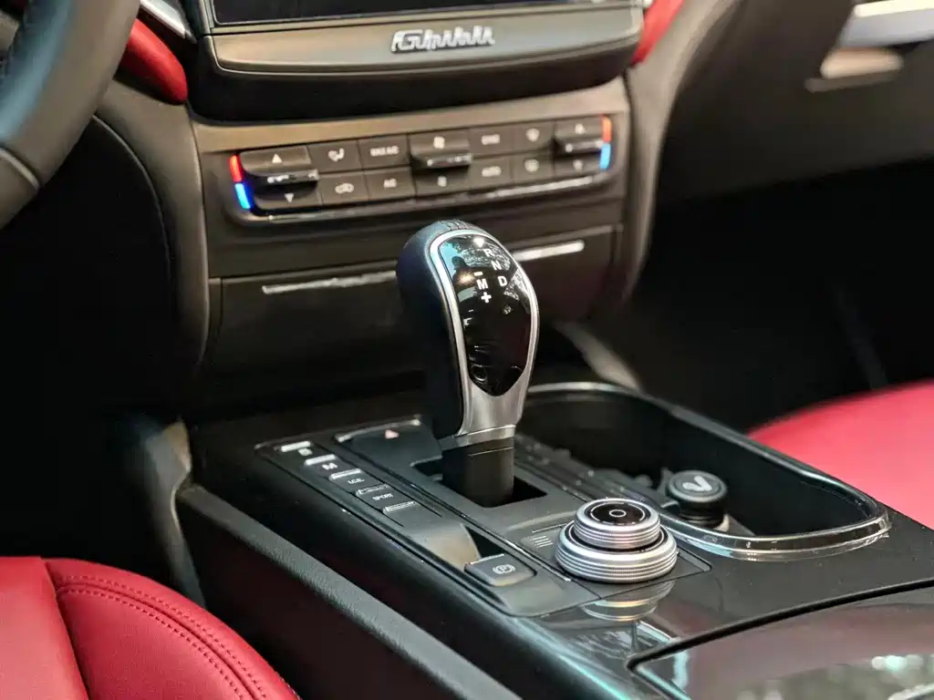 Maserati Ghibli 2017 — фото 14
