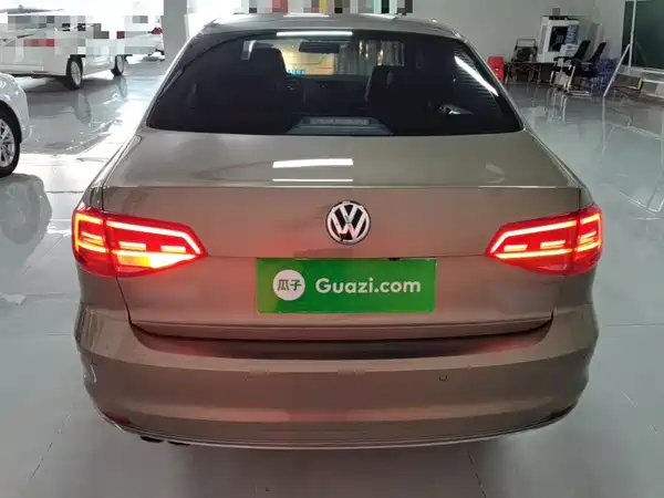 Volkswagen Sagitar 2018