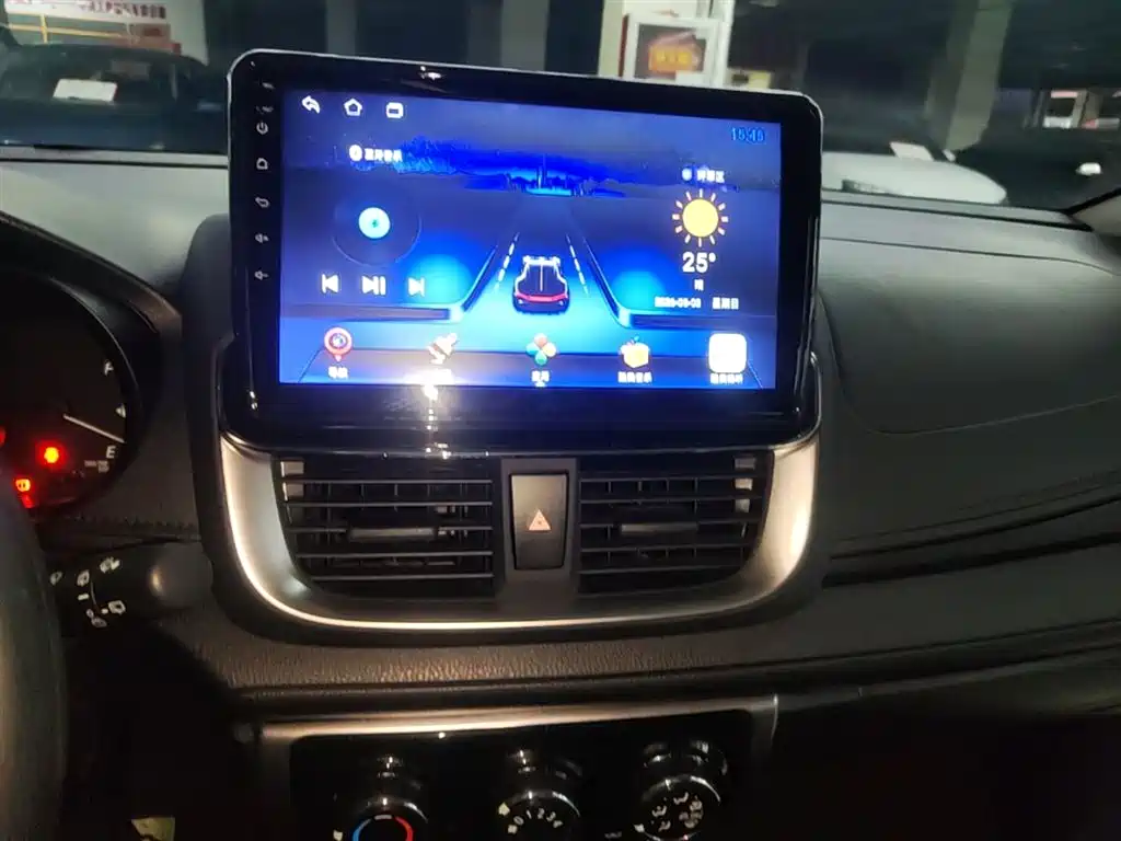 Toyota Yaris L 2020 — фото 13