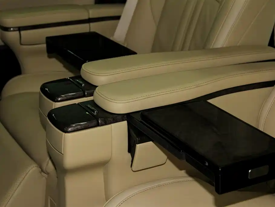 Toyota Alphard 2024 — фото 19