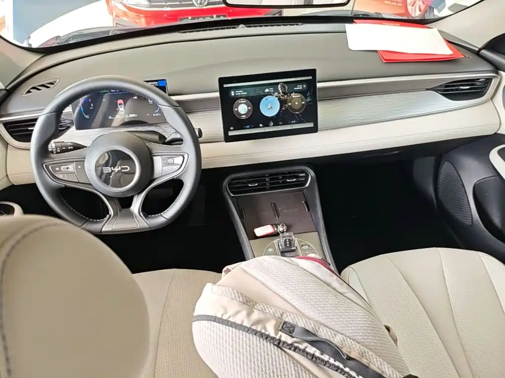 BYD Seal 05 DM-i 2025 — фото 10