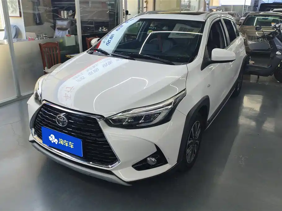 Toyota Yaris L 2020 — фото 1